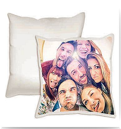 Decorating with photos on pillows