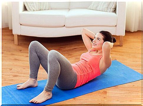 woman doing abdominal exercise