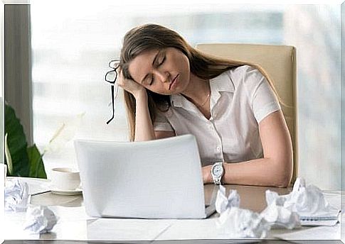 Woman tired due to thyroid problems