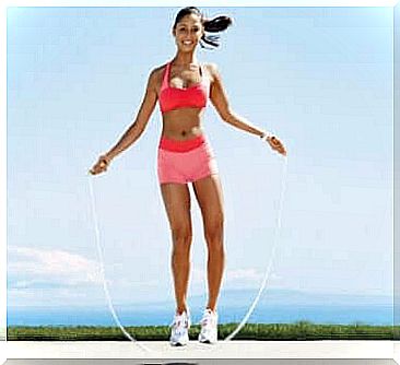 Jump rope to thin the waist