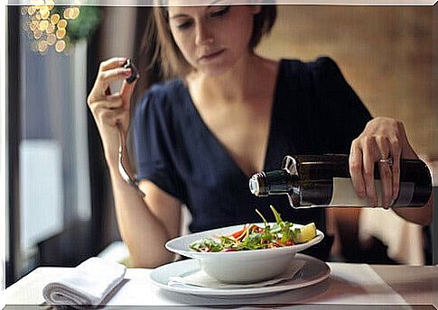 woman eating a salad