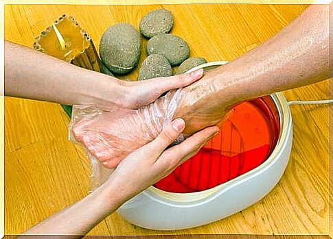 Paraffin treatment for cracked heel