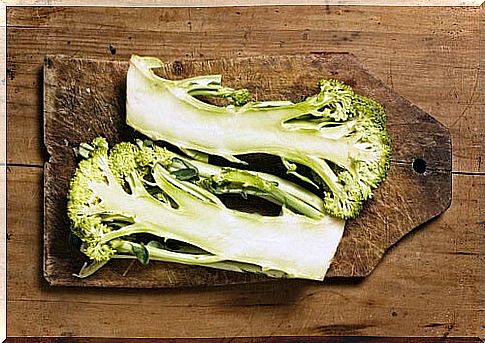 How-to-include-stems-de-broccoli-en-tu-dieta-500x333