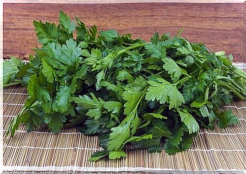 Parsley can help fight bad breath