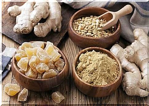 In addition to seasoning foods, ginger has health benefits