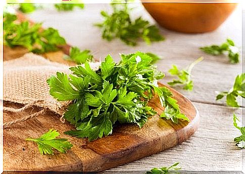 Parsley, honey and lemon serve to reduce fine lines