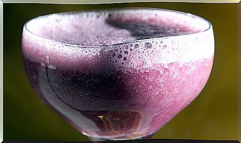 Red grape juice with honey to fight hair loss