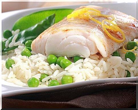 Combine fish and rice to lose weight