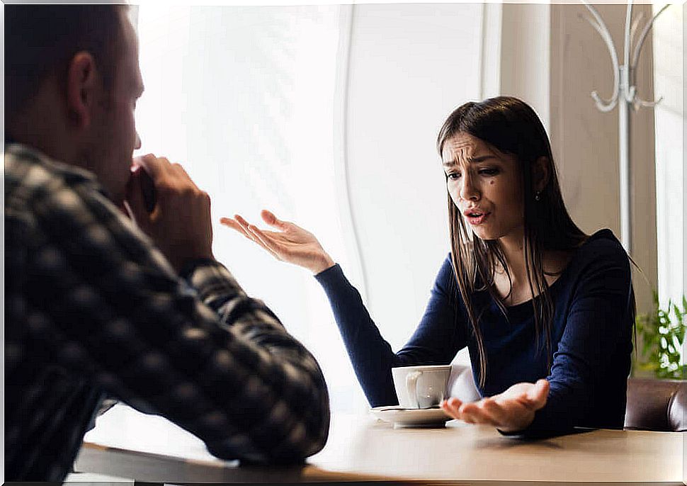 Woman arguing with a man who isn't for her