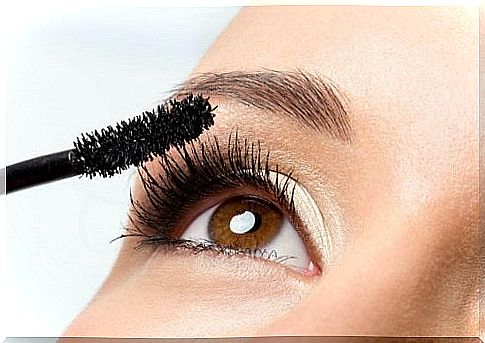 Brush your eyelashes every day to get big eyelashes